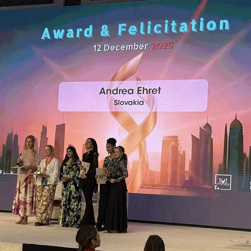 Česká výprava na Qatar International Art Festival v čele s naší pedagožkou Andreou Ehret